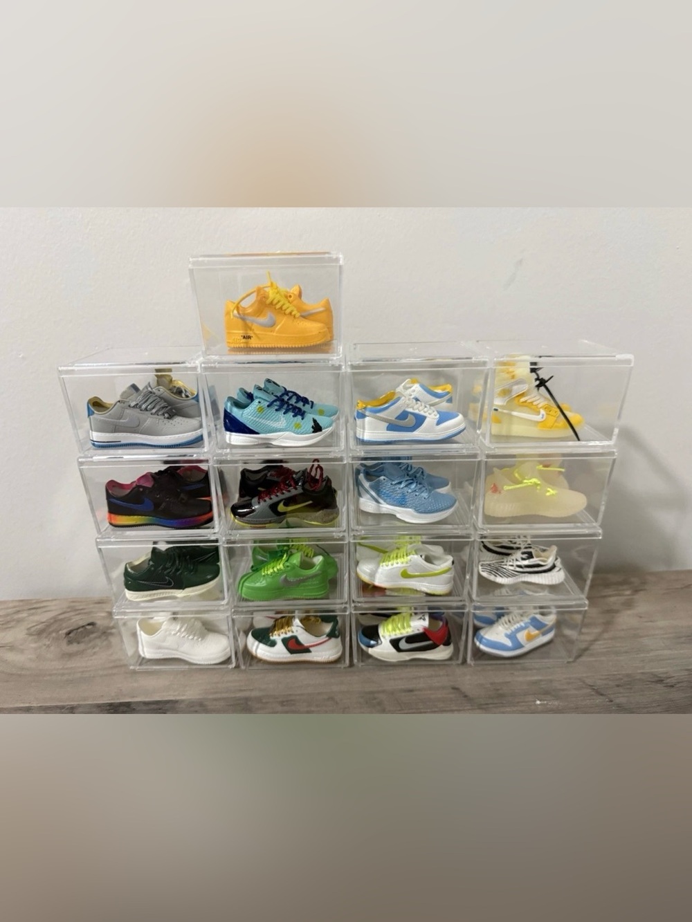 17 Mini Sneaker Displays + 8 Keychains Nike Dunk Kobe AF1 Off-White Rare